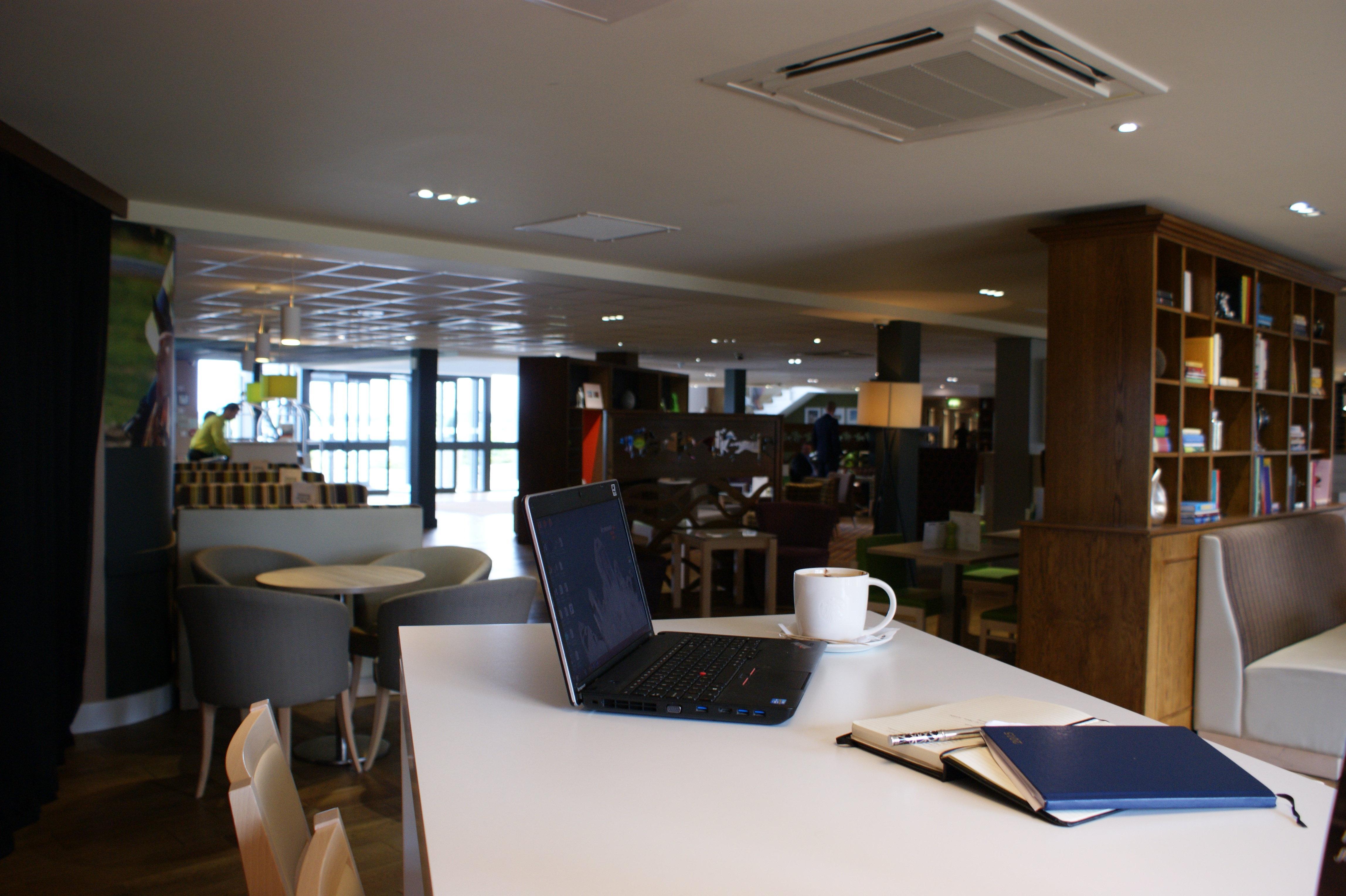 Holiday Inn Huntingdon Racecourse By Ihg Buitenkant foto