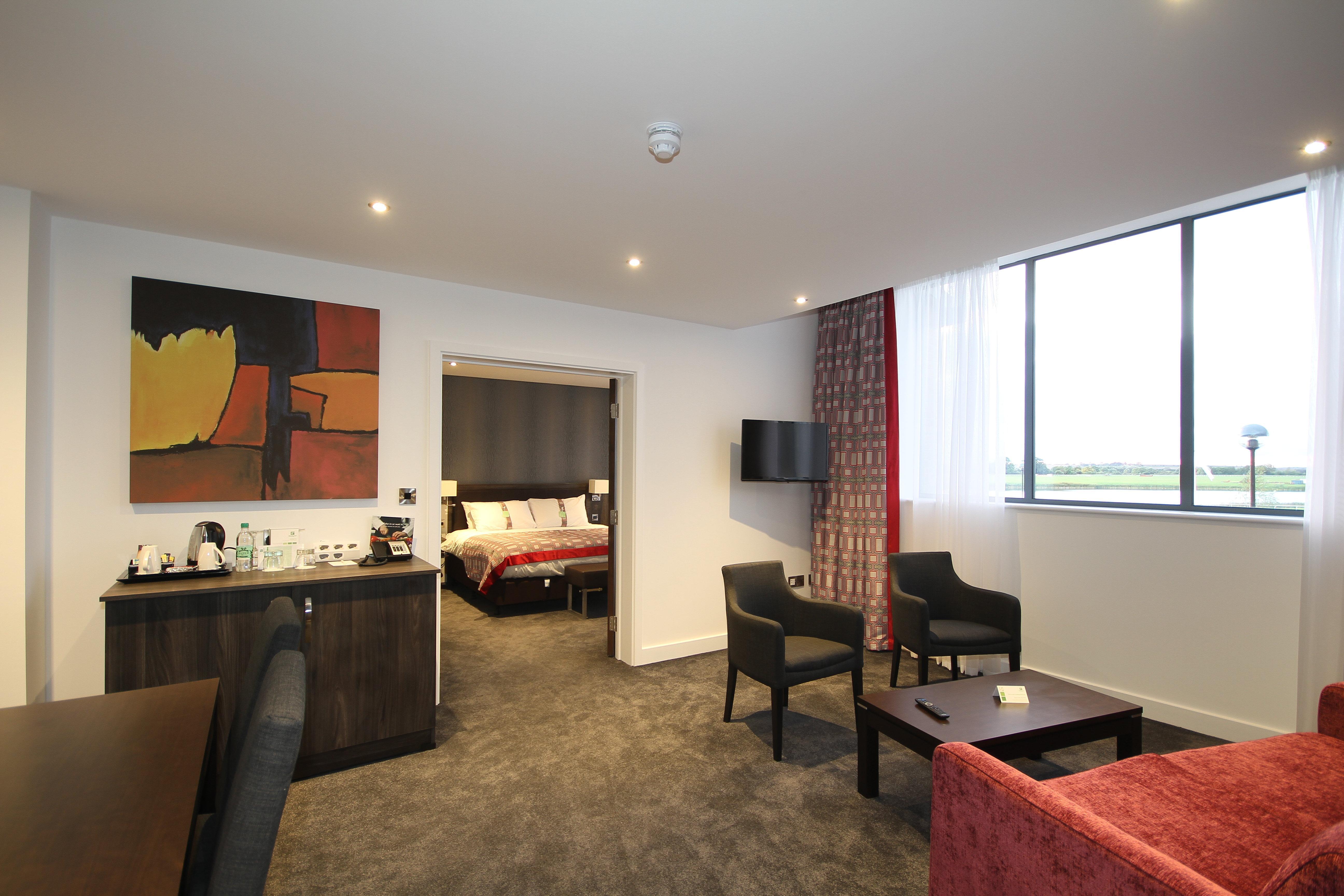 Holiday Inn Huntingdon Racecourse By Ihg Buitenkant foto
