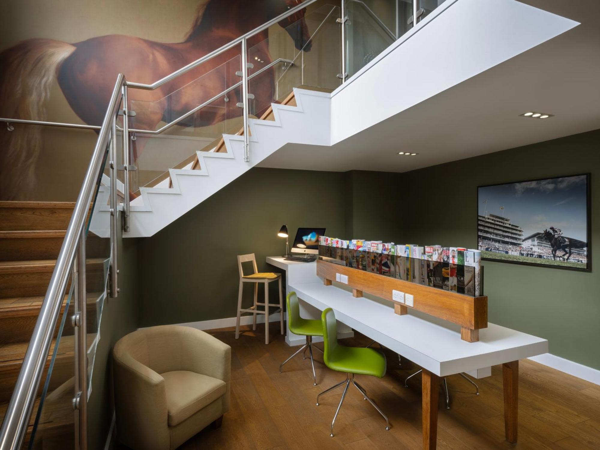 Holiday Inn Huntingdon Racecourse By Ihg Buitenkant foto