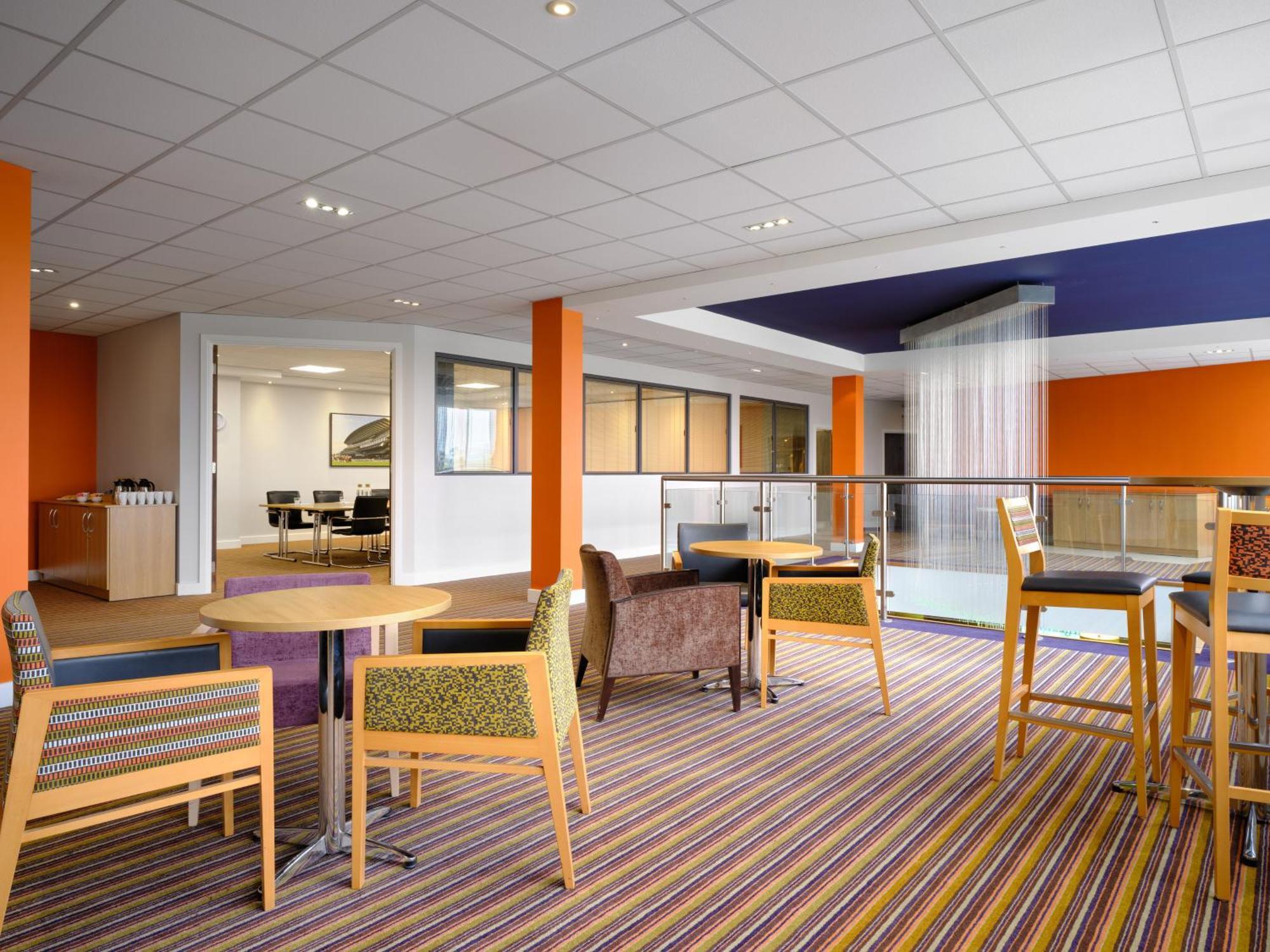 Holiday Inn Huntingdon Racecourse By Ihg Buitenkant foto