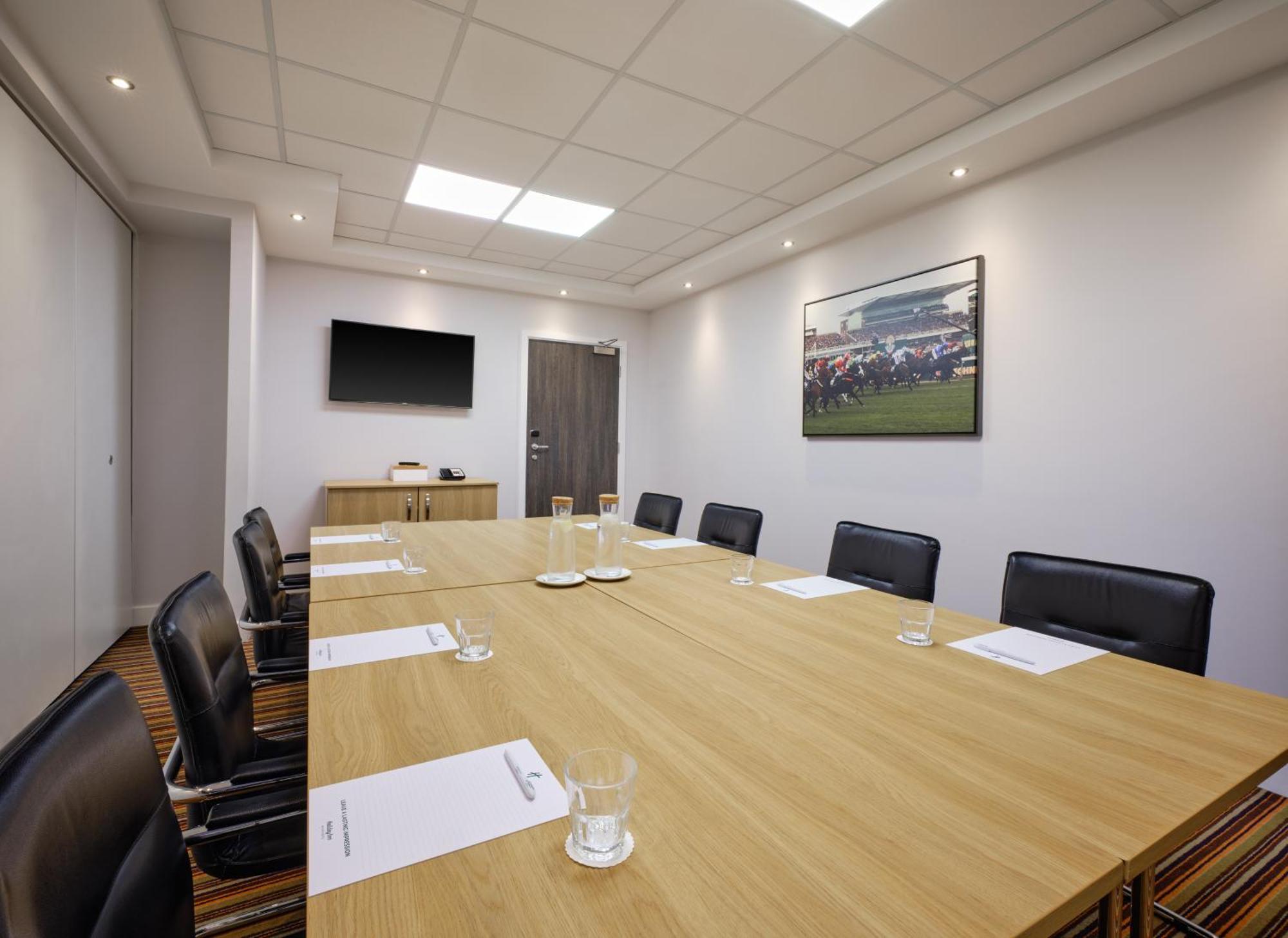 Holiday Inn Huntingdon Racecourse By Ihg Buitenkant foto