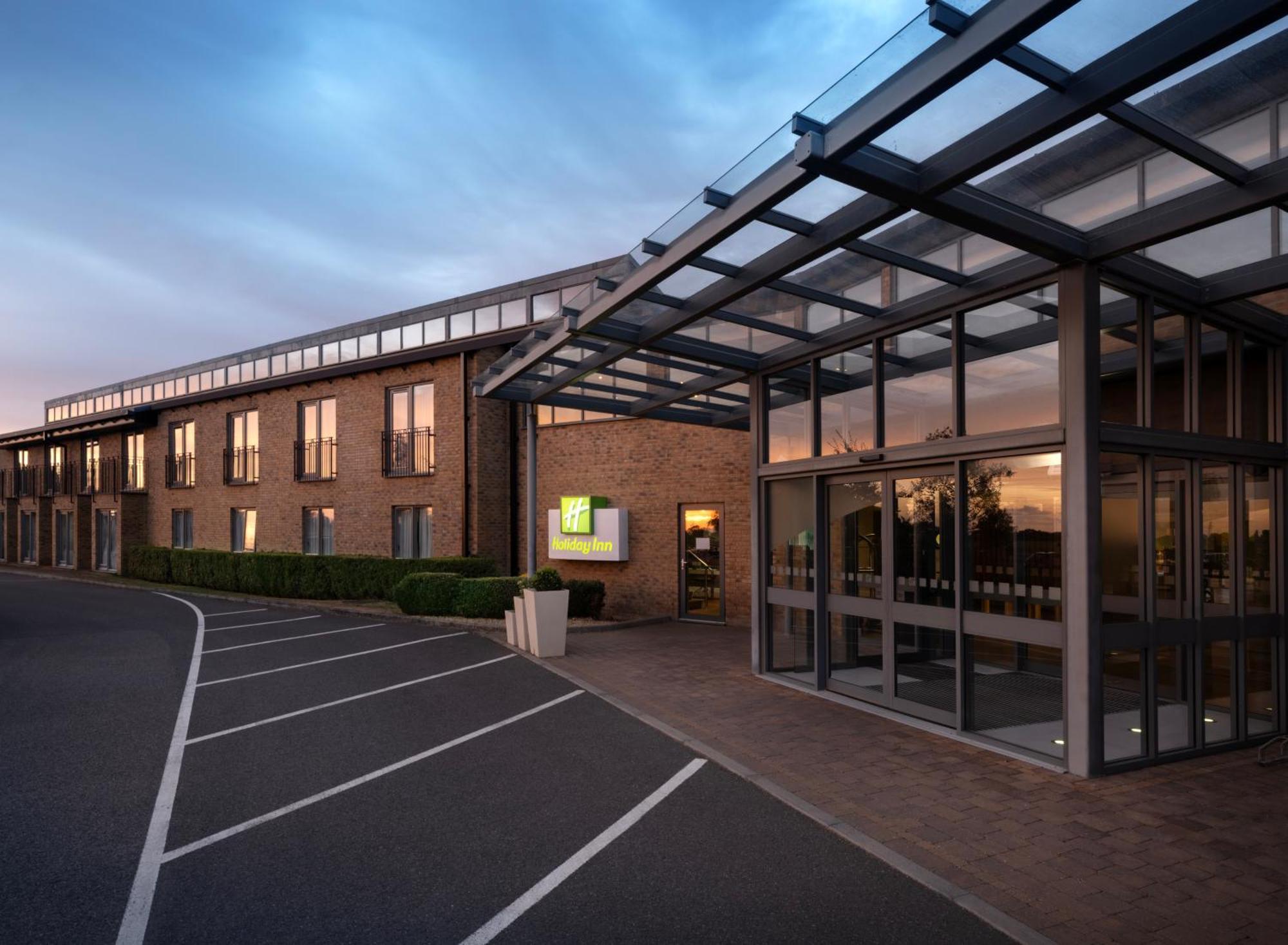 Holiday Inn Huntingdon Racecourse By Ihg Buitenkant foto