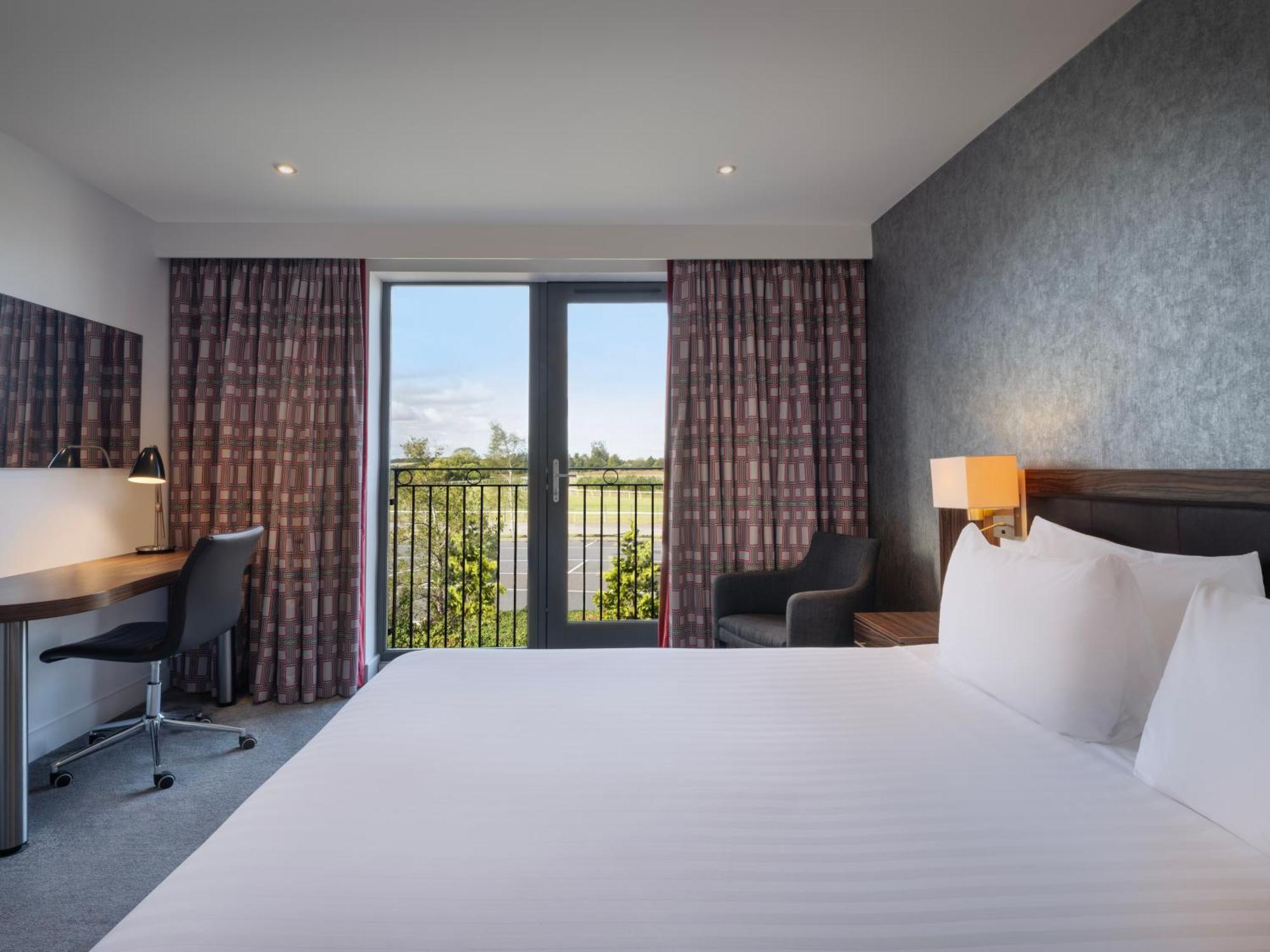 Holiday Inn Huntingdon Racecourse By Ihg Buitenkant foto
