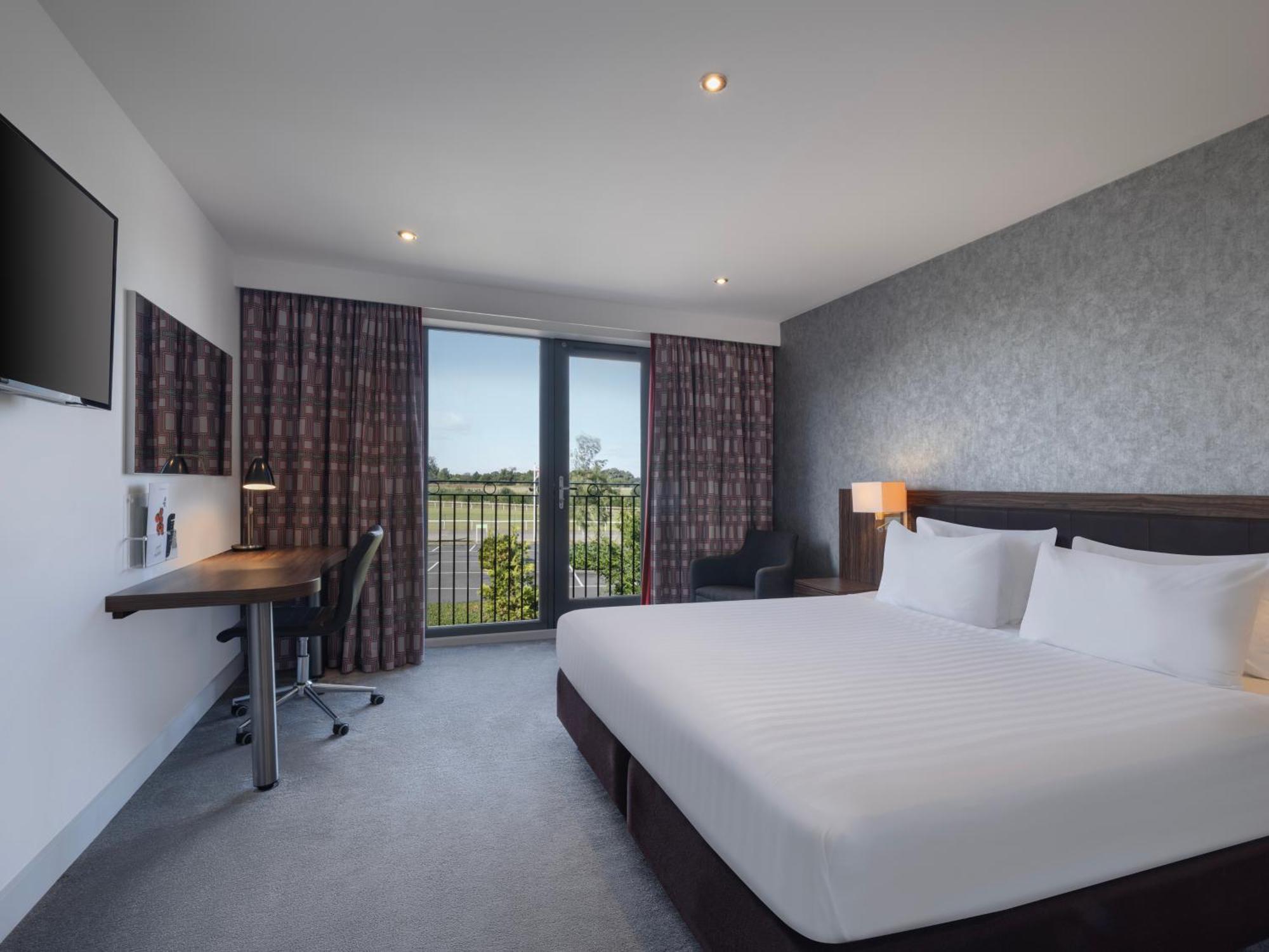Holiday Inn Huntingdon Racecourse By Ihg Buitenkant foto