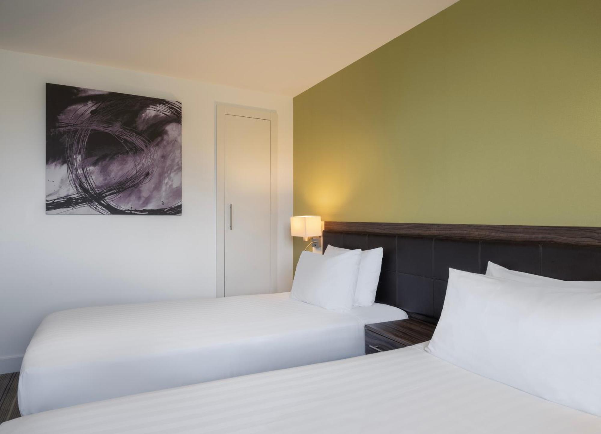Holiday Inn Huntingdon Racecourse By Ihg Buitenkant foto
