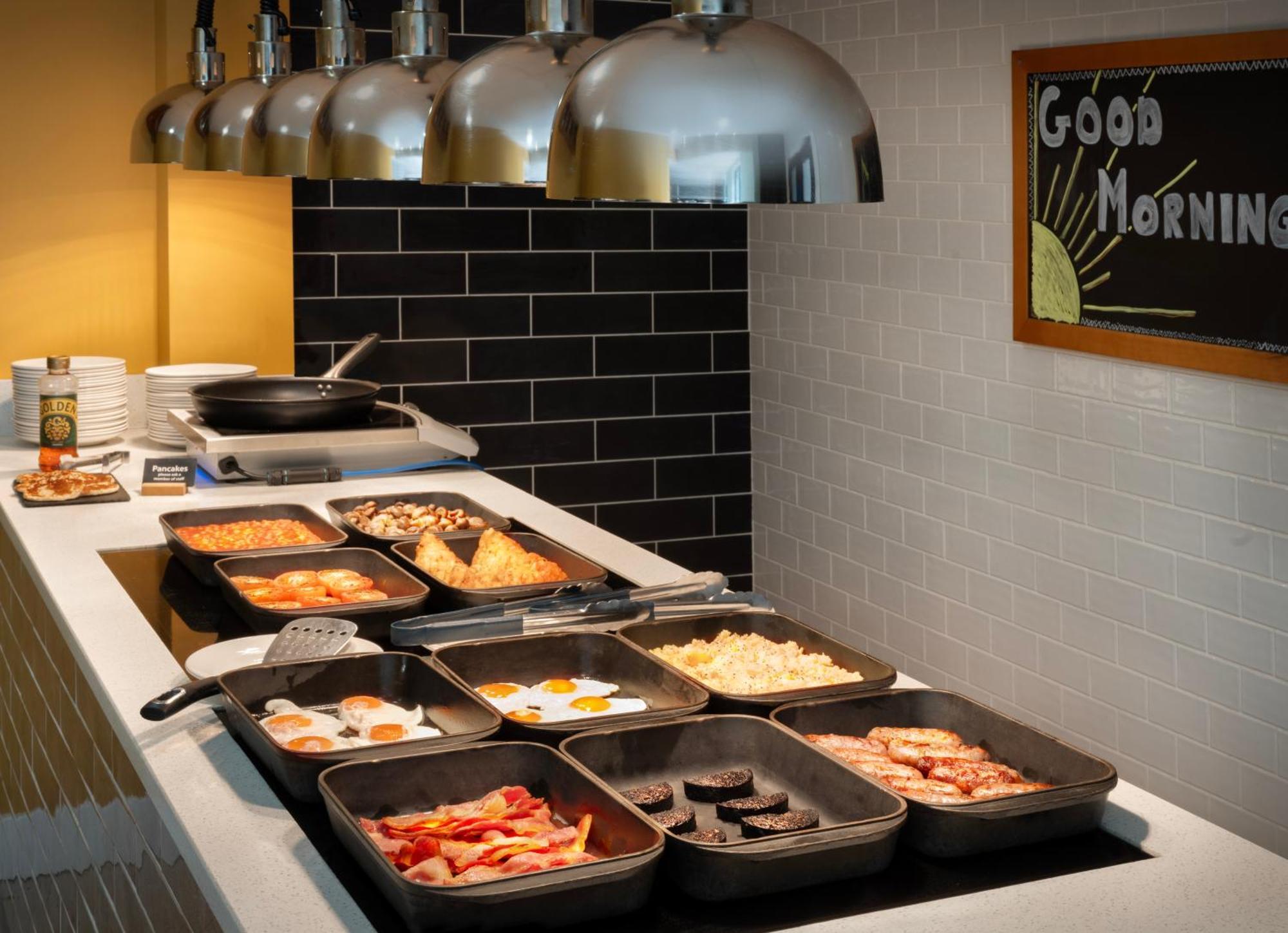 Holiday Inn Huntingdon Racecourse By Ihg Buitenkant foto