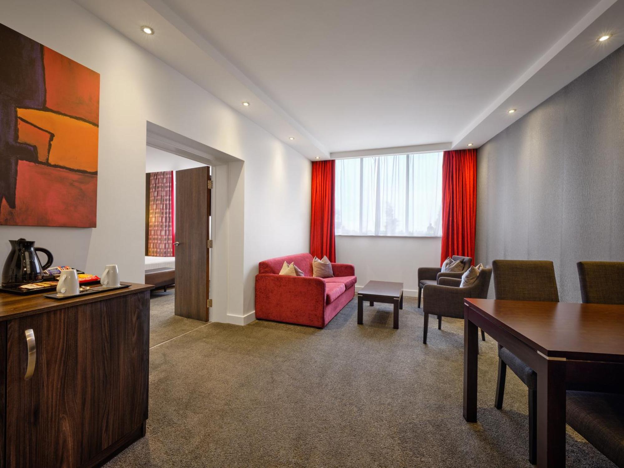Holiday Inn Huntingdon Racecourse By Ihg Buitenkant foto