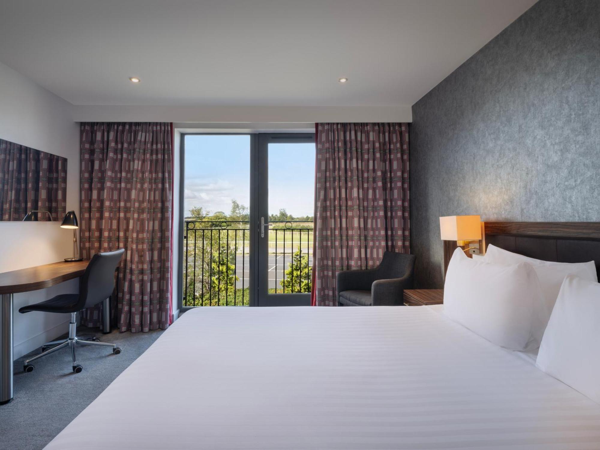 Holiday Inn Huntingdon Racecourse By Ihg Buitenkant foto