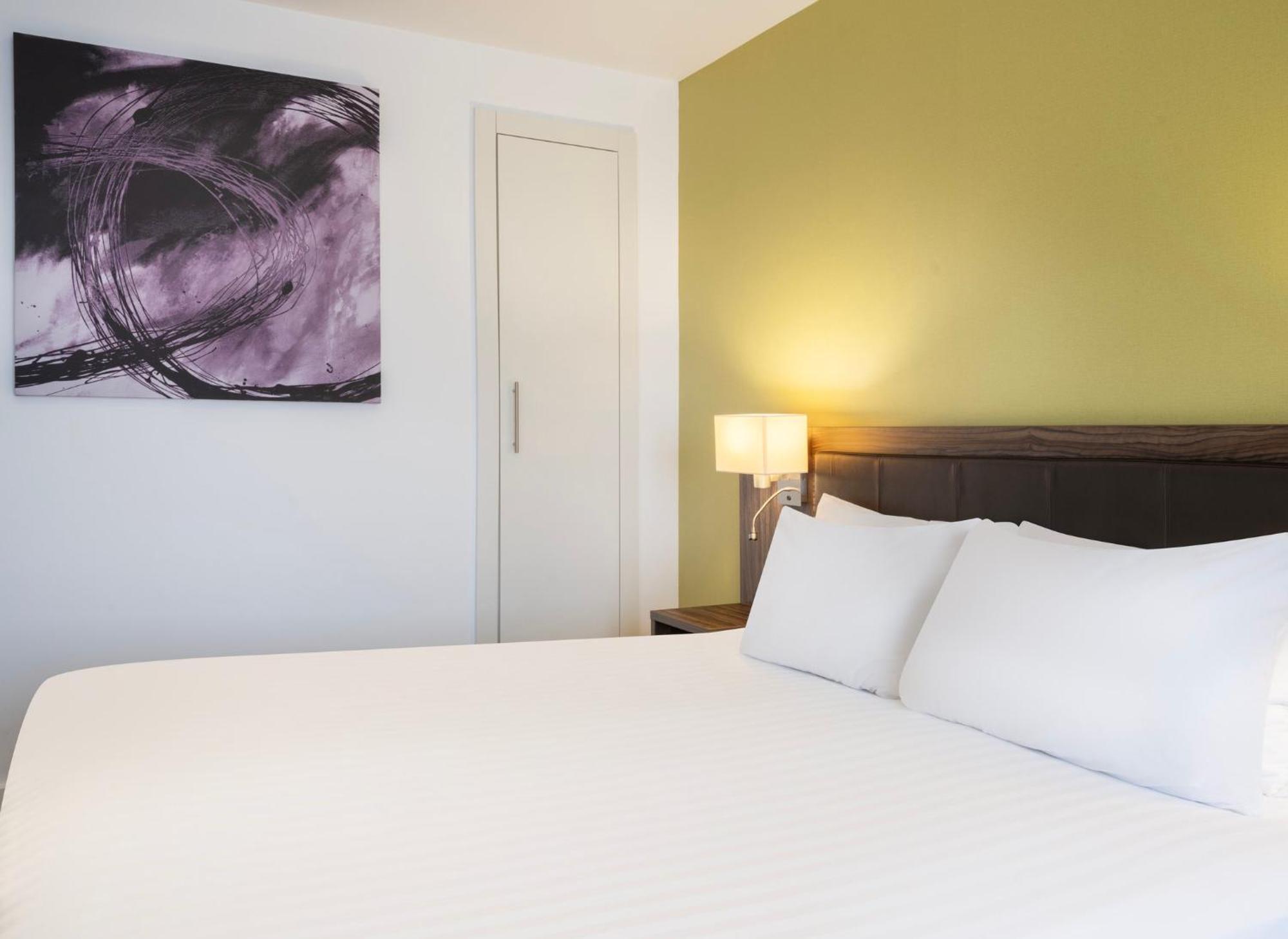 Holiday Inn Huntingdon Racecourse By Ihg Buitenkant foto
