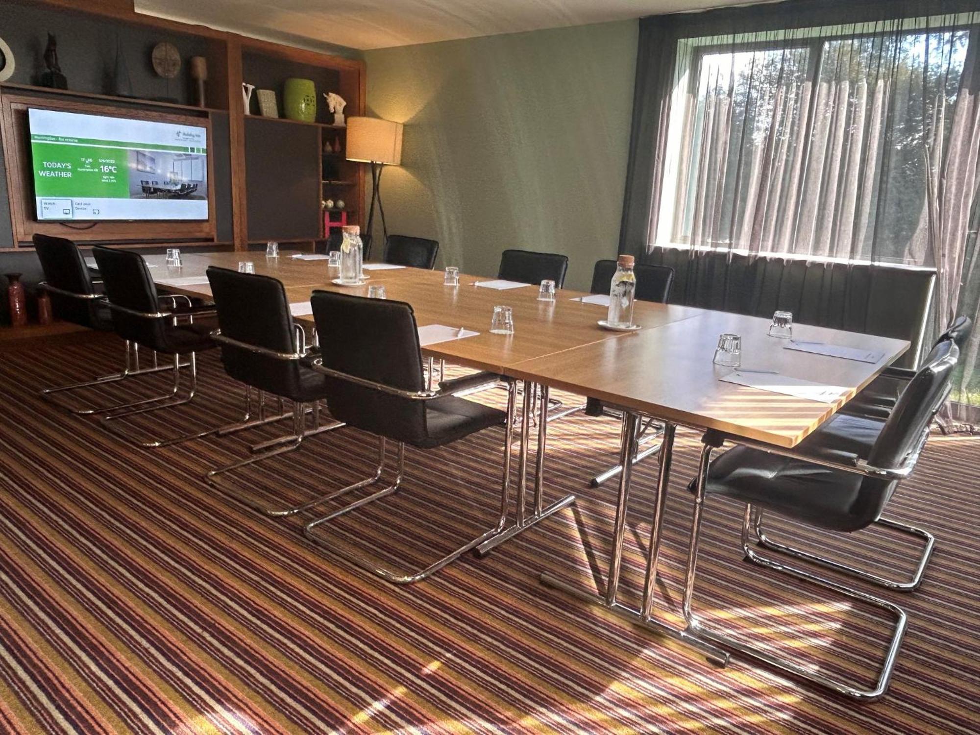 Holiday Inn Huntingdon Racecourse By Ihg Buitenkant foto