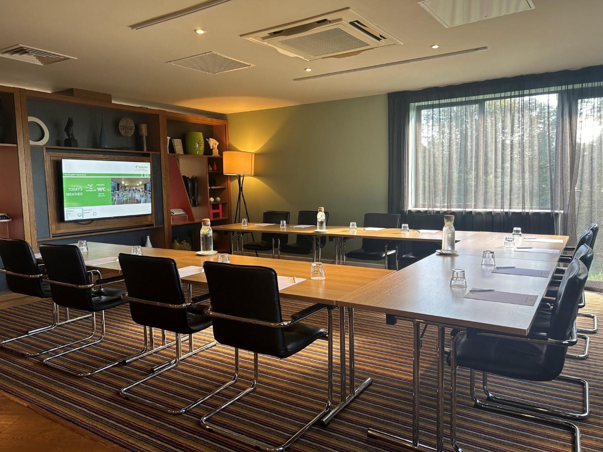 Holiday Inn Huntingdon Racecourse By Ihg Buitenkant foto