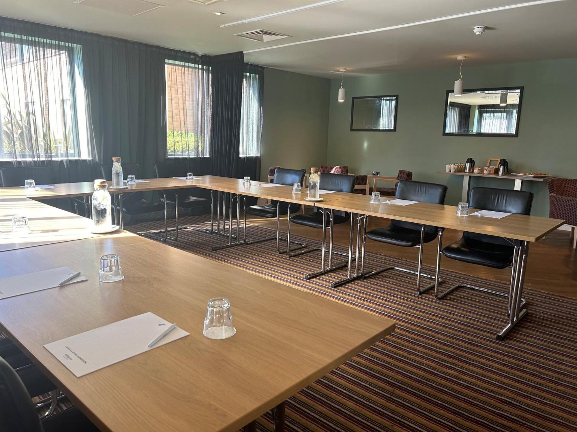 Holiday Inn Huntingdon Racecourse By Ihg Buitenkant foto
