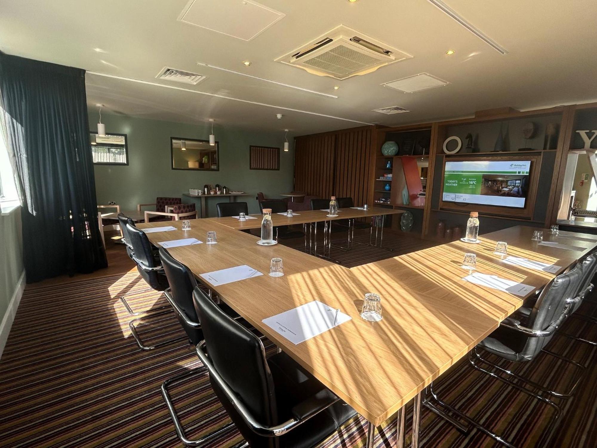 Holiday Inn Huntingdon Racecourse By Ihg Buitenkant foto