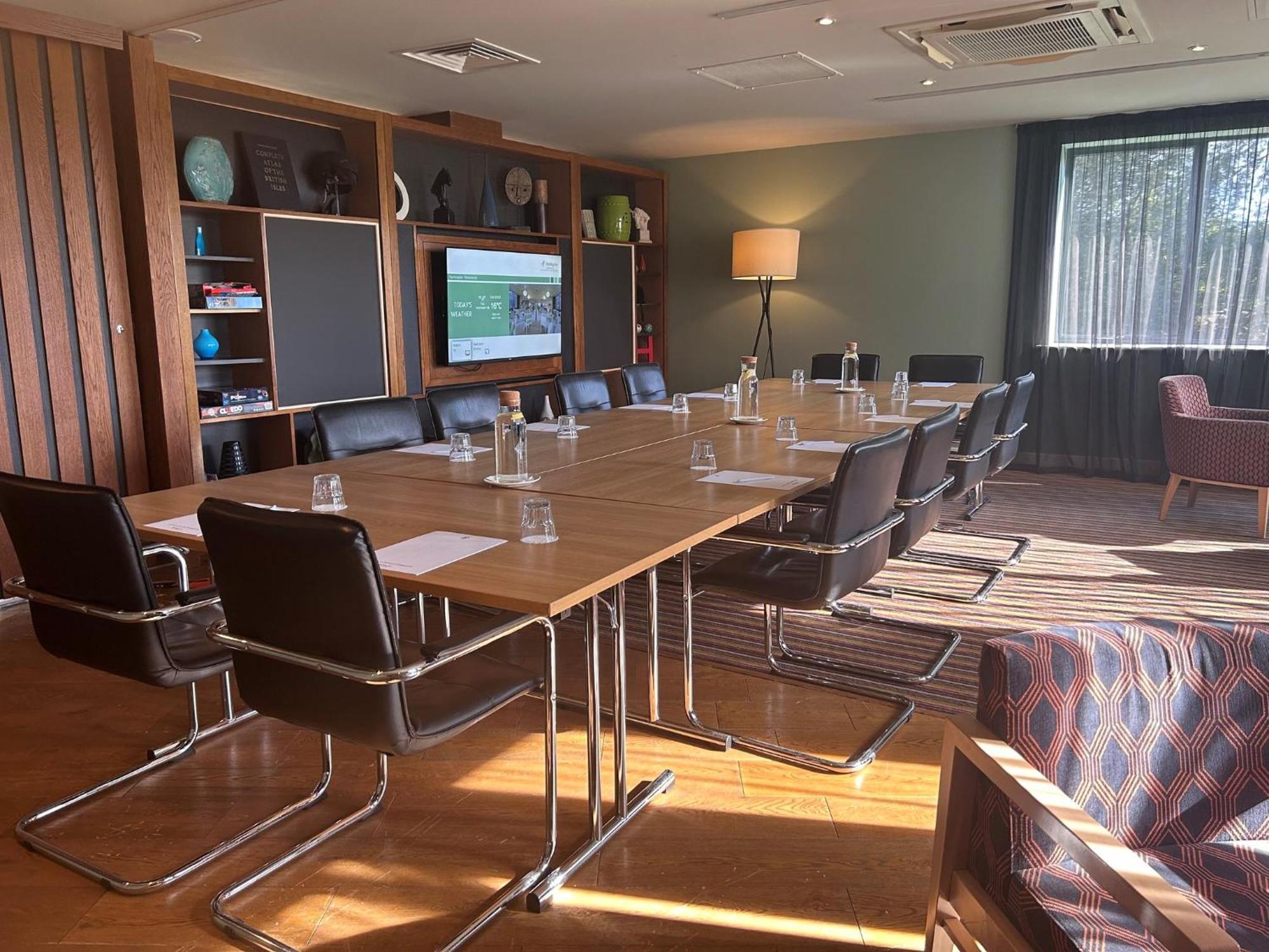 Holiday Inn Huntingdon Racecourse By Ihg Buitenkant foto